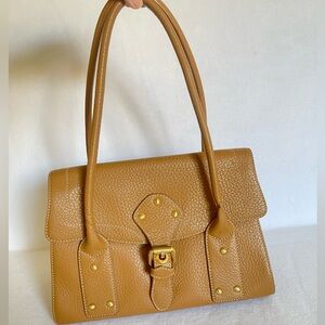 Elegant Tan Leather Handbag